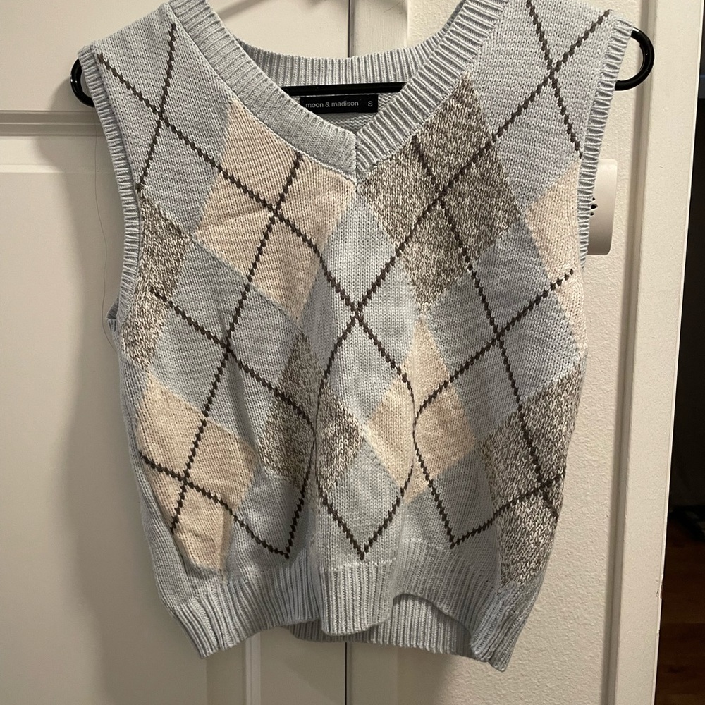 Cropped Sweater vest worn once